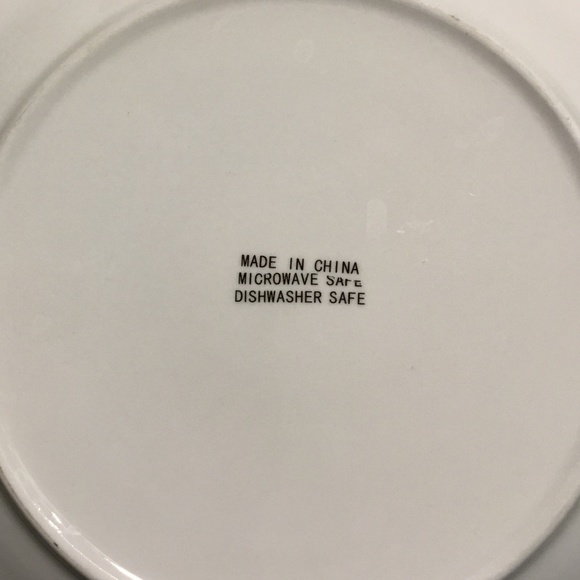 Dinner Plates Dishes Farmers Market Vegetable Motif 10.5” Ceramic Set Of 4 EUC - Picture 5 of 9